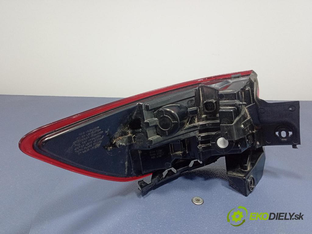 Ford Kuga 0 svetlo / reflektor zad Prava: Vonkajsia: PV4B-13404-AE