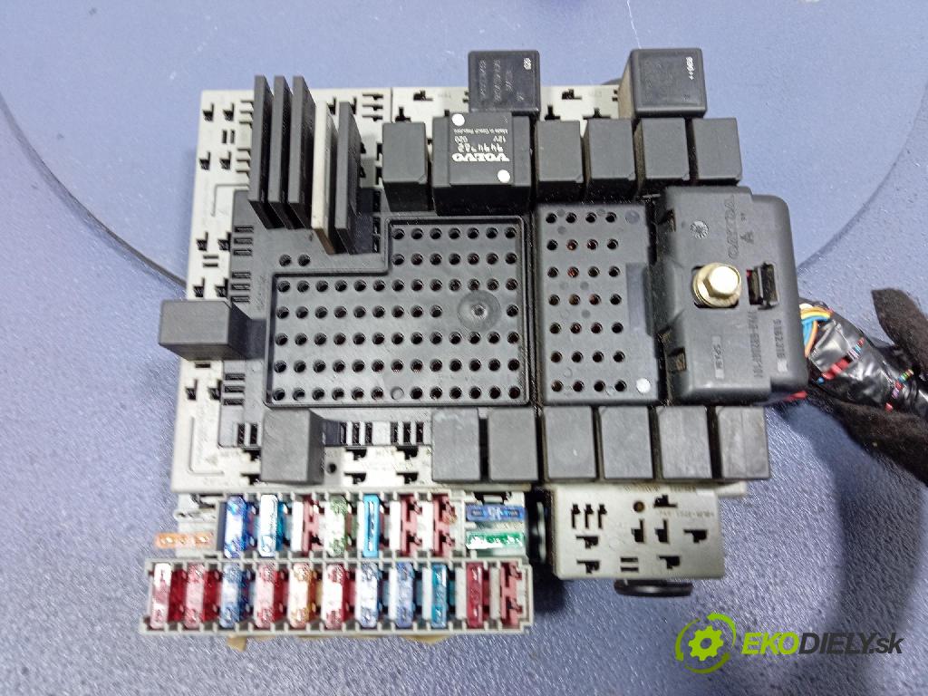 Volvo V70 2000 skrinka Poistky: 9401802