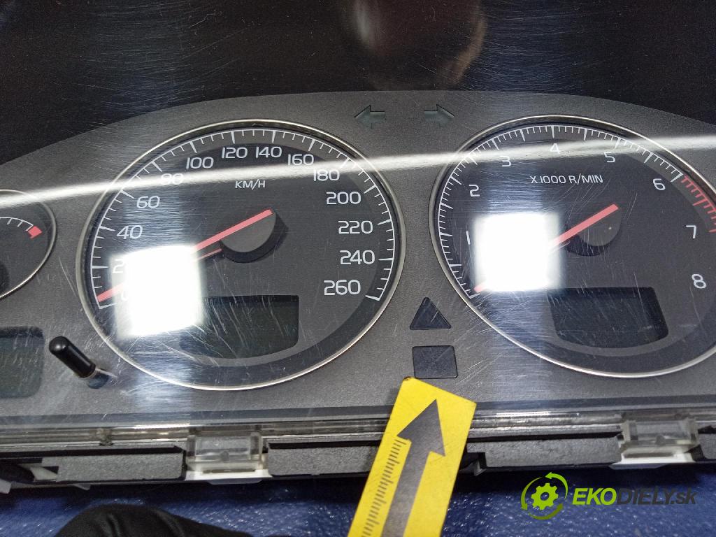 Volvo V70 2000 prístrojovka/ budíky 9499668