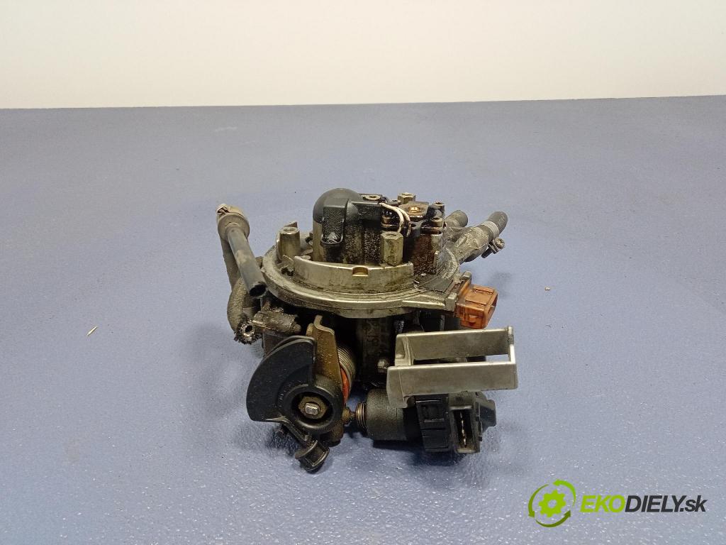 Volkswagen Vento 1.8 cl 1994 vstřikovač 0438201154