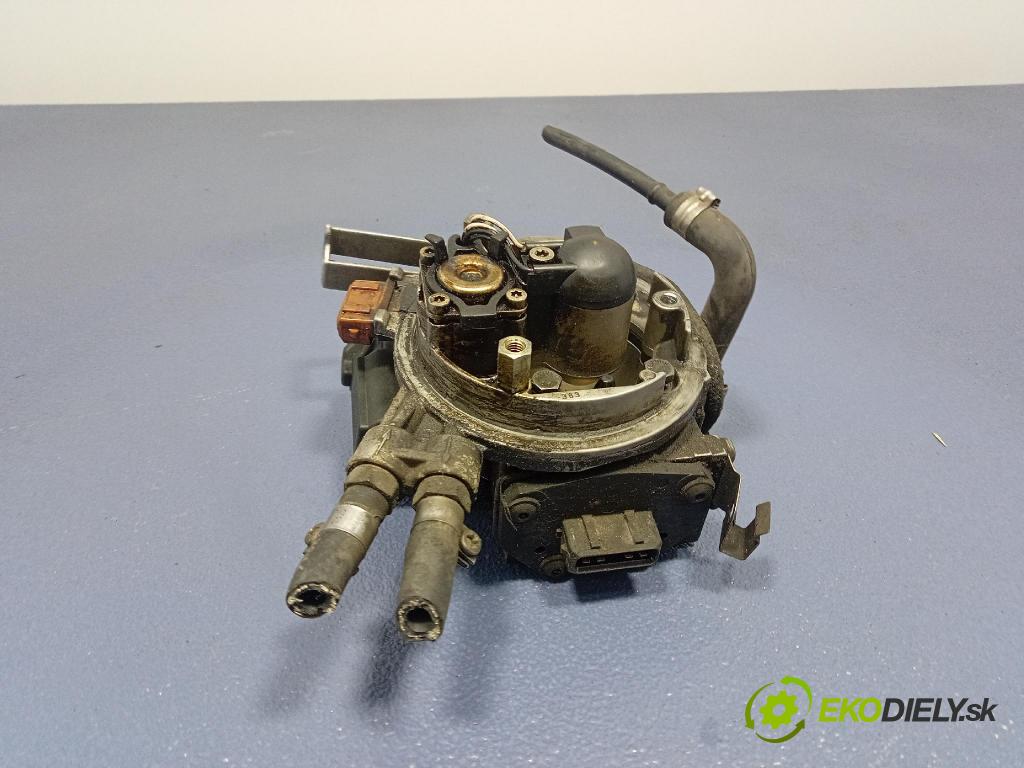 Volkswagen Vento 1.8 cl 1994 vstřikovač 0438201154