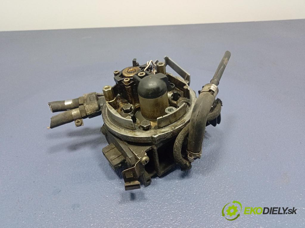 Volkswagen Vento 1.8 cl 1994 vstřikovač 0438201154