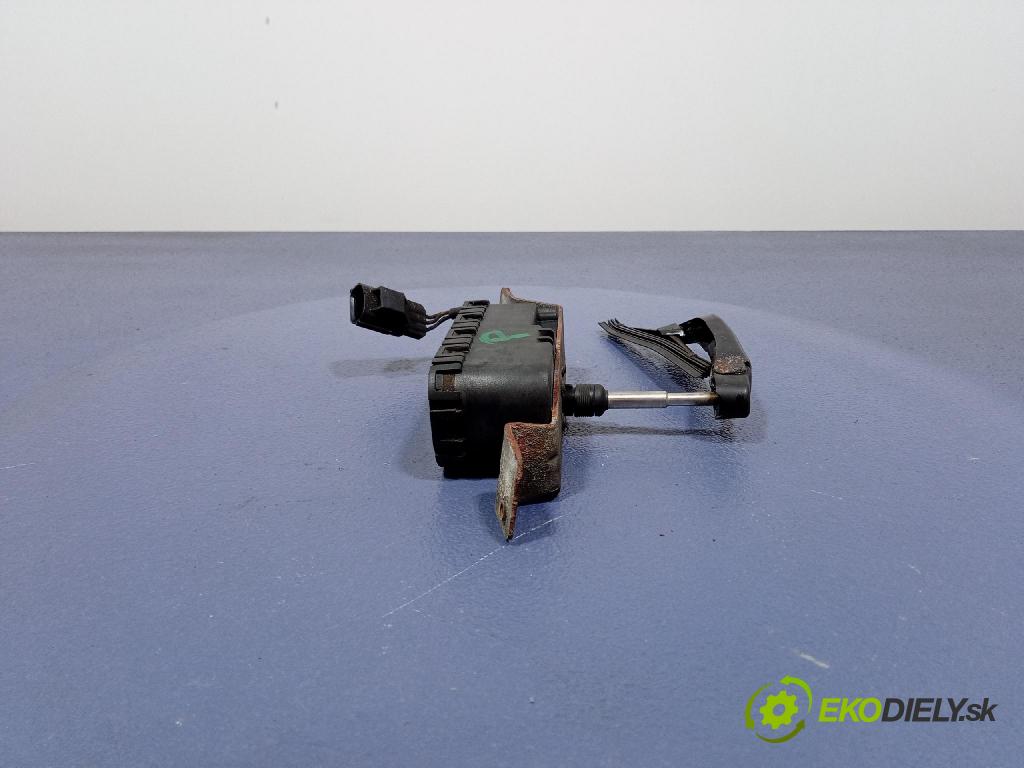 Volvo V70 2000 mechanizmus motor: Stierače: Predné 0390206214