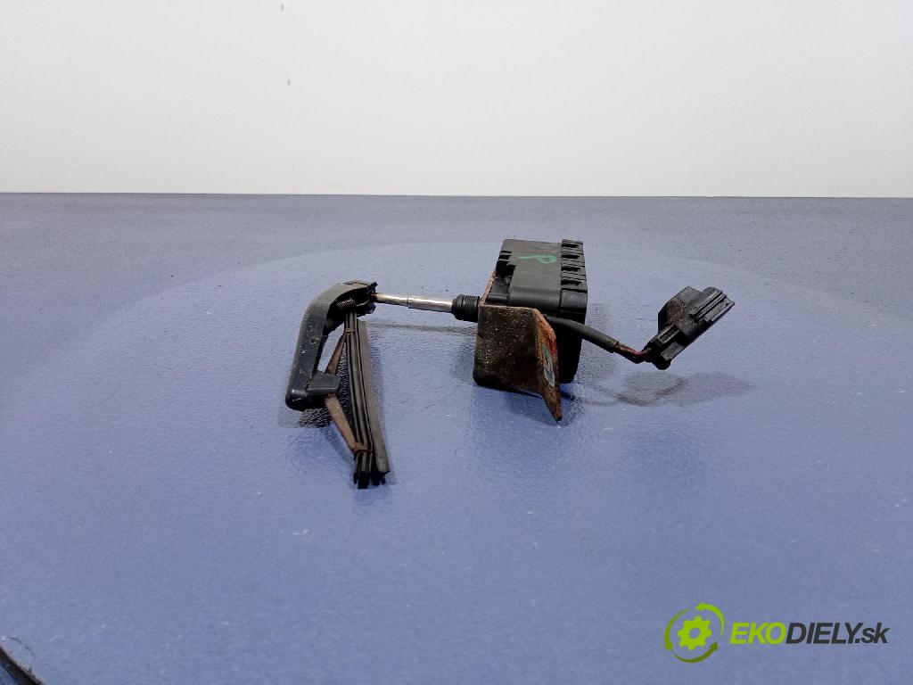 Volvo V70 2000 mechanizmus motor: Stierače: Predné 0390206214