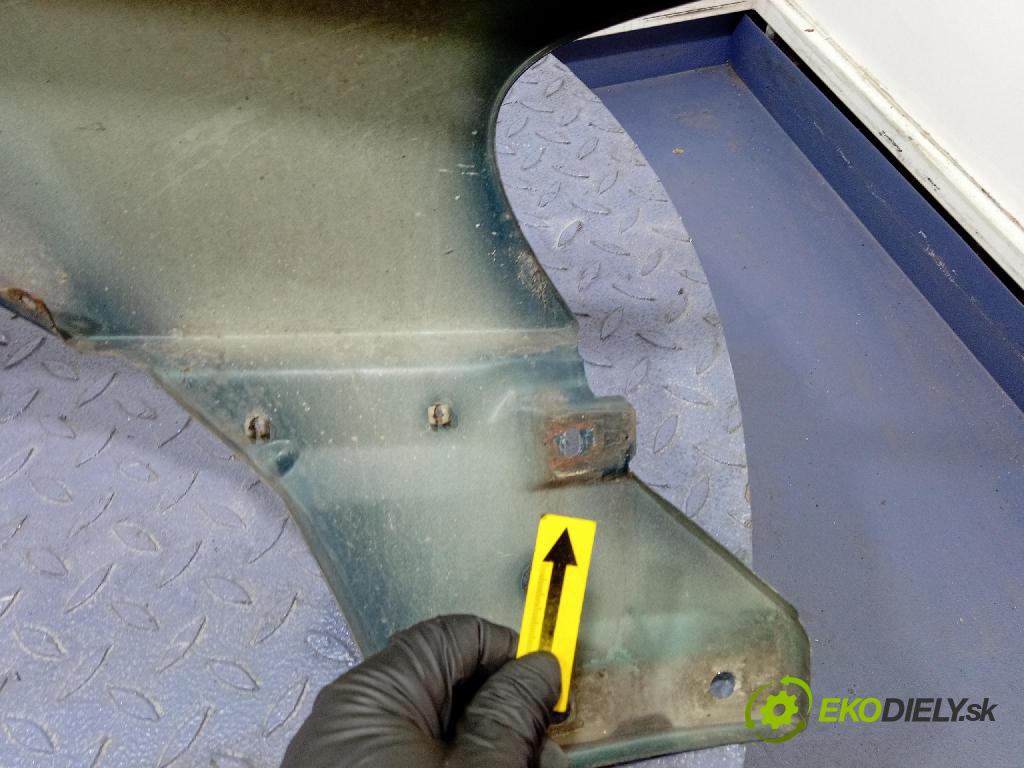 Volvo V70 2000 blatník Predné Vľavo: