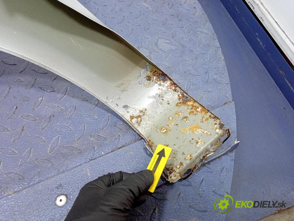 Volvo V70 2000 blatník Predné Vľavo: 