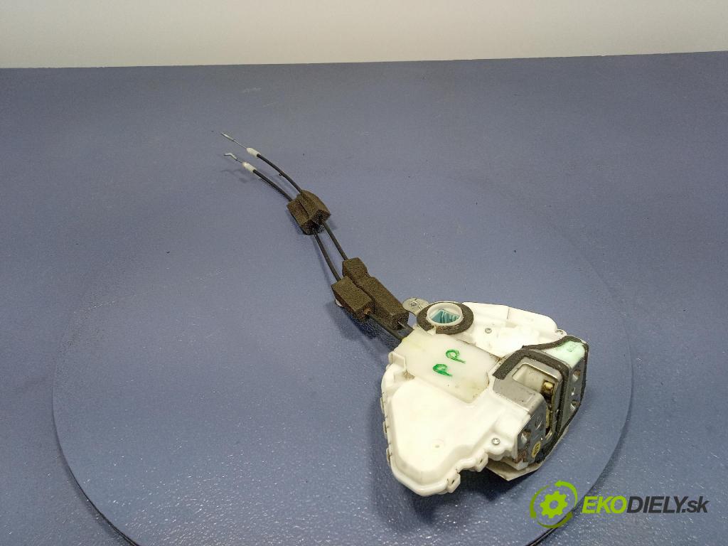 Honda Accord 2008 zámok dvere Predné v pravo: