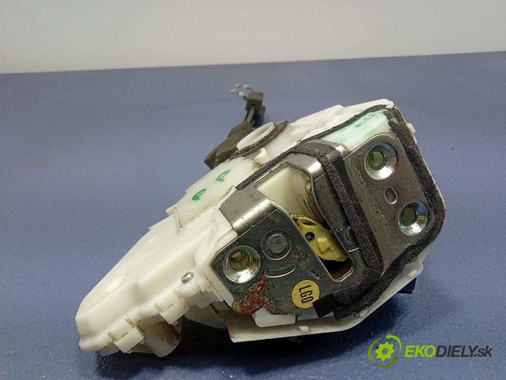 Honda Accord 2008 zámok dvere Predné v pravo: