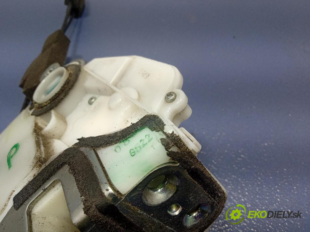 Honda Accord 2008 zámok dvere Predné v pravo: