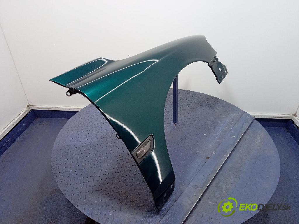 Volvo V70 2000 blatník Predné v pravo: