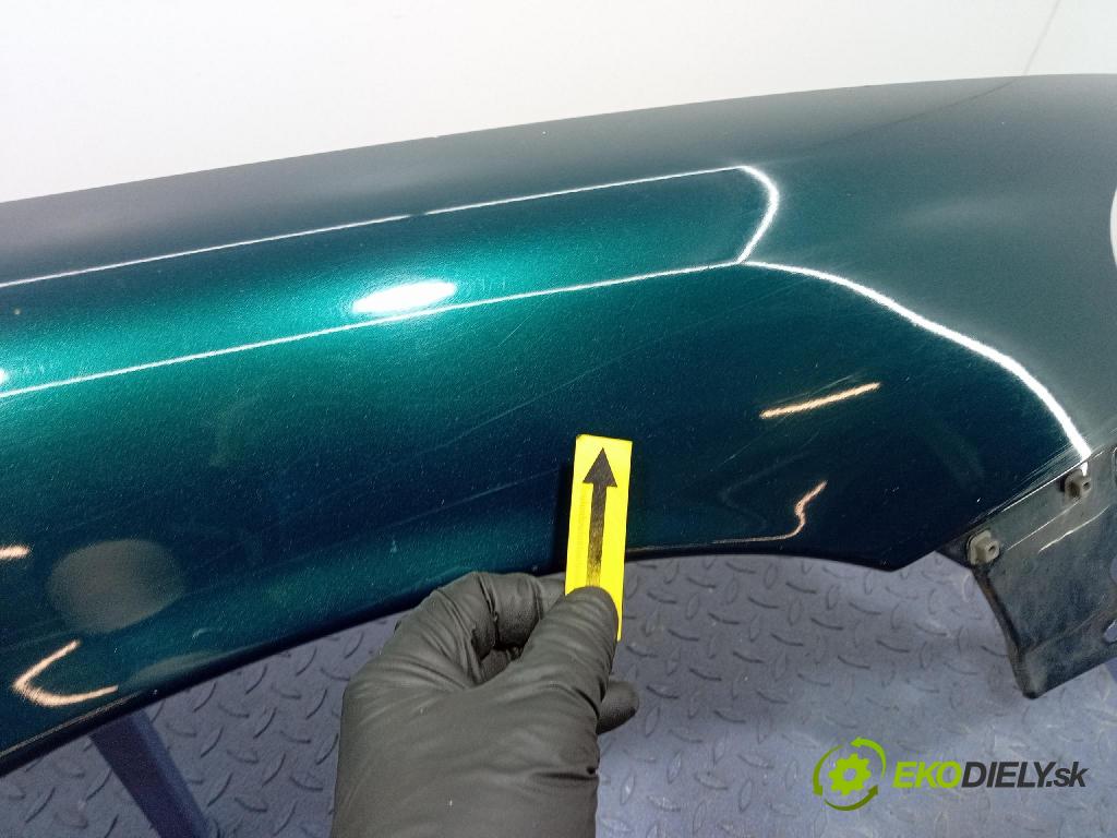 Volvo V70 2000 blatník Predné v pravo: