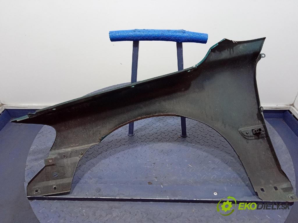 Volvo V70 2000 blatník Predné v pravo: