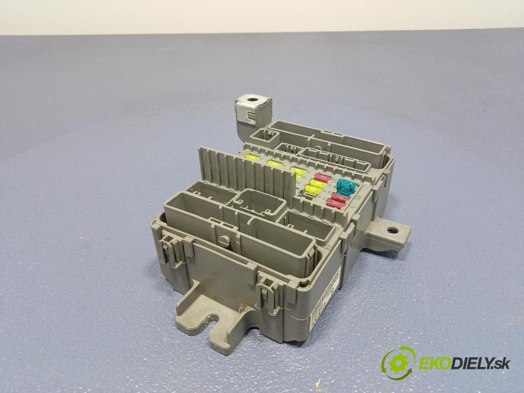 Honda Accord 2008 skrinka Poistky: TL4-G111