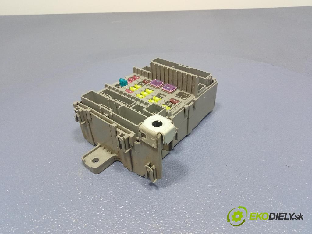 Honda Accord 2008 skrinka Poistky: TL4-G111