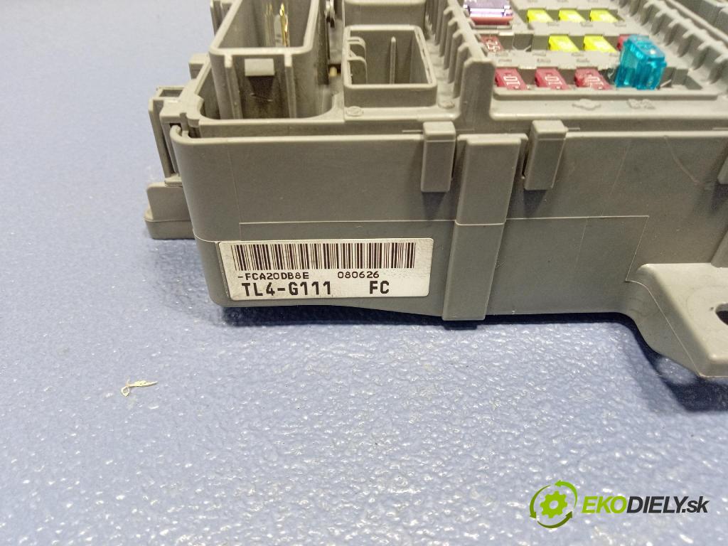 Honda Accord 2008 skrinka Poistky: TL4-G111