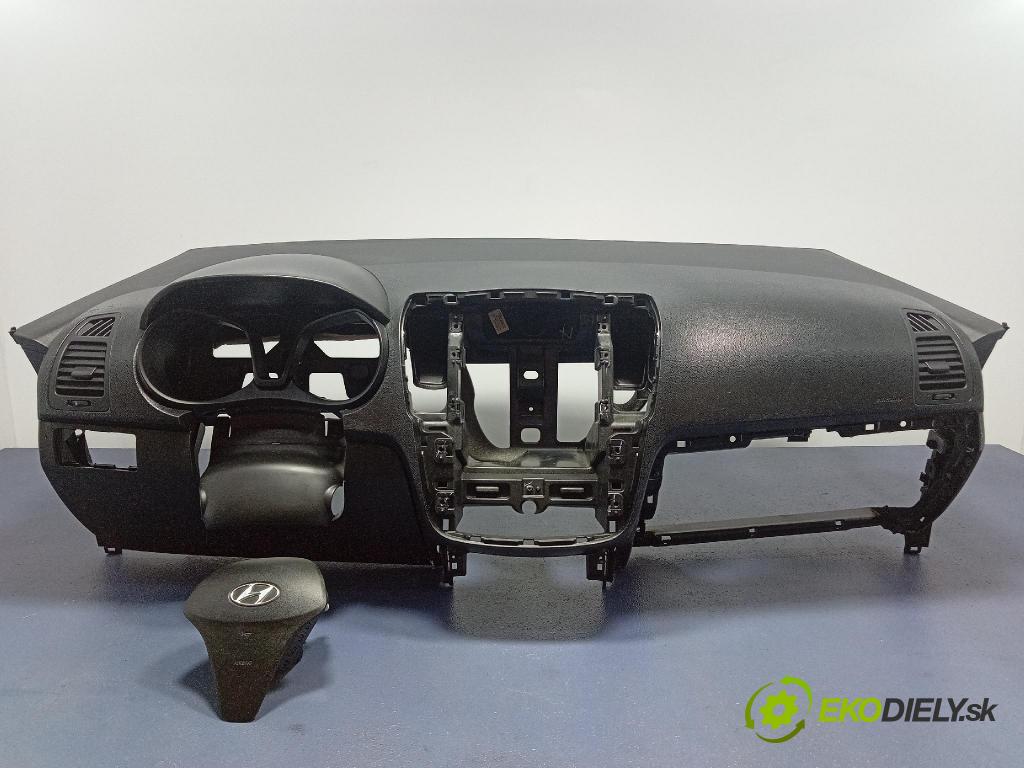 Hyundai Ix20 2011 kokpit,pristrojová doska 84721-1K000