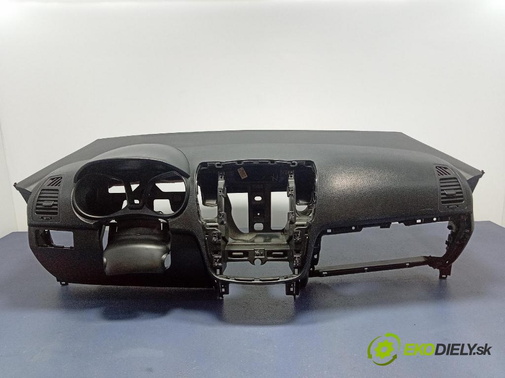 Hyundai Ix20 2011 kokpit,pristrojová doska 84721-1K000