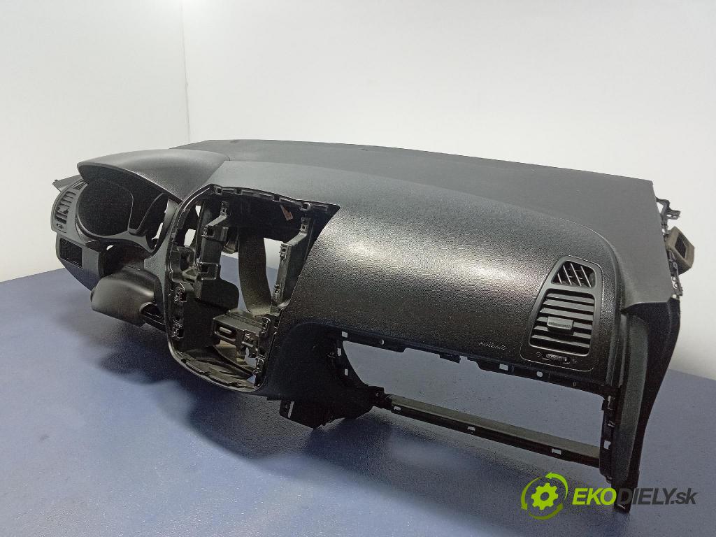 Hyundai Ix20 2011 kokpit,pristrojová doska 84721-1K000