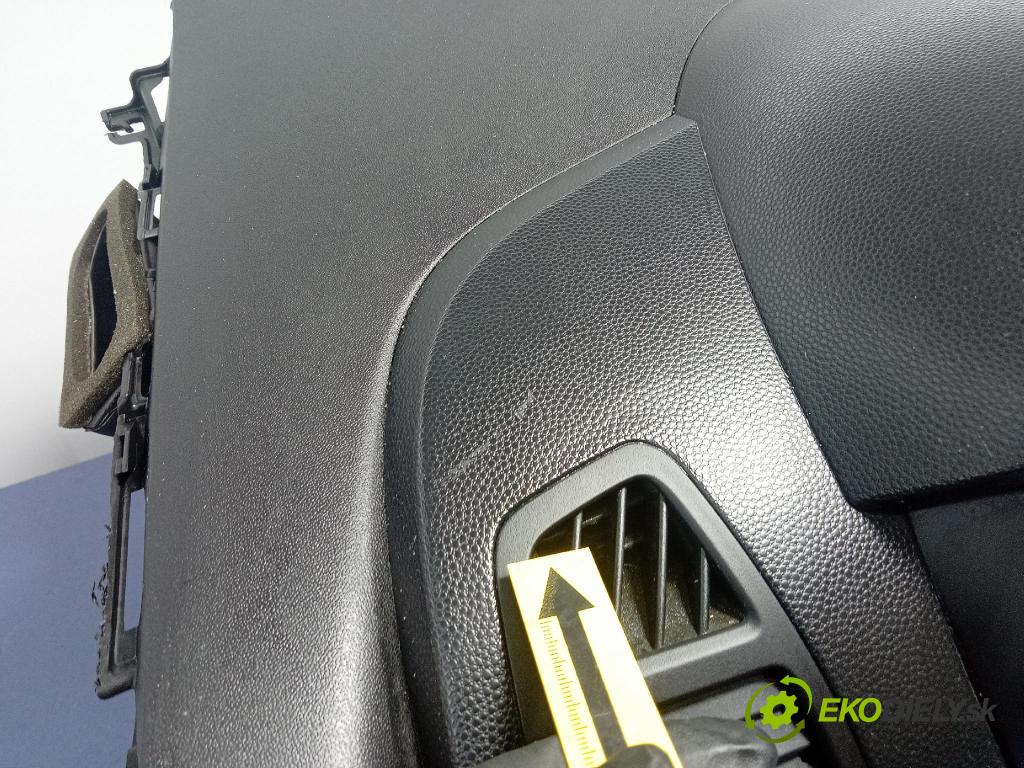 Hyundai Ix20 2011 kokpit,pristrojová doska 84721-1K000