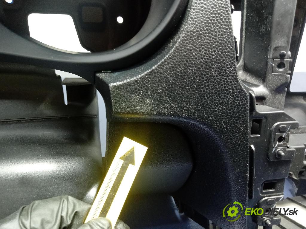 Hyundai Ix20 2011 kokpit,pristrojová doska 84721-1K000