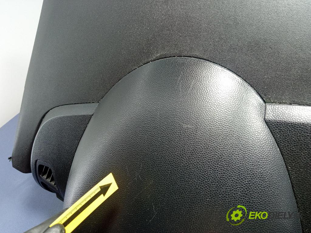 Hyundai Ix20 2011 kokpit,pristrojová doska 84721-1K000