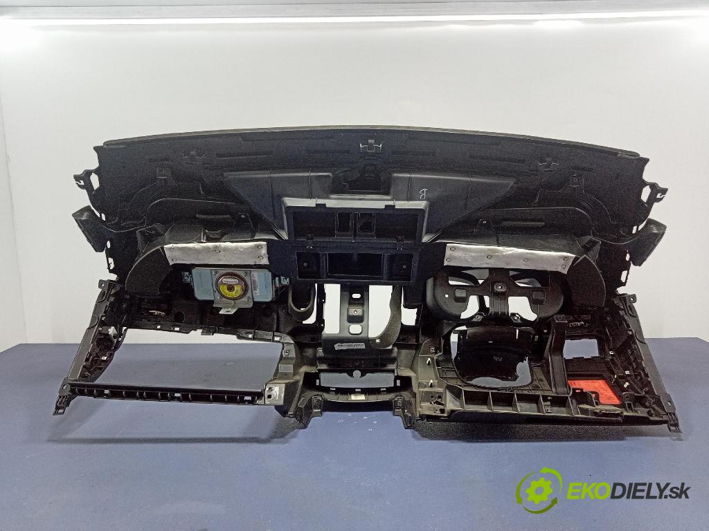 Hyundai Ix20 2011 kokpit,pristrojová doska 84721-1K000