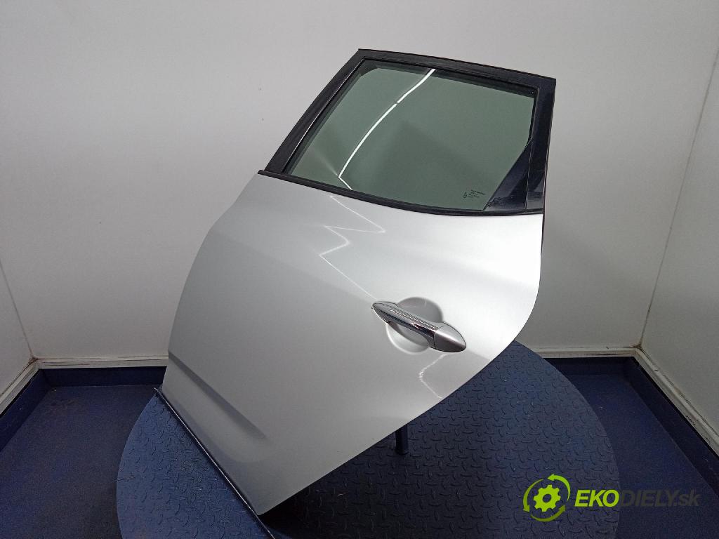 Hyundai Ix20 2011 dvere zad Vľavo: