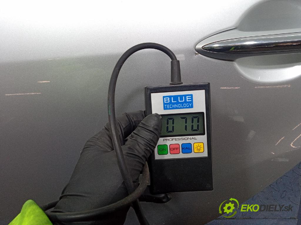 Hyundai Ix20 2011 dvere zad Vľavo: