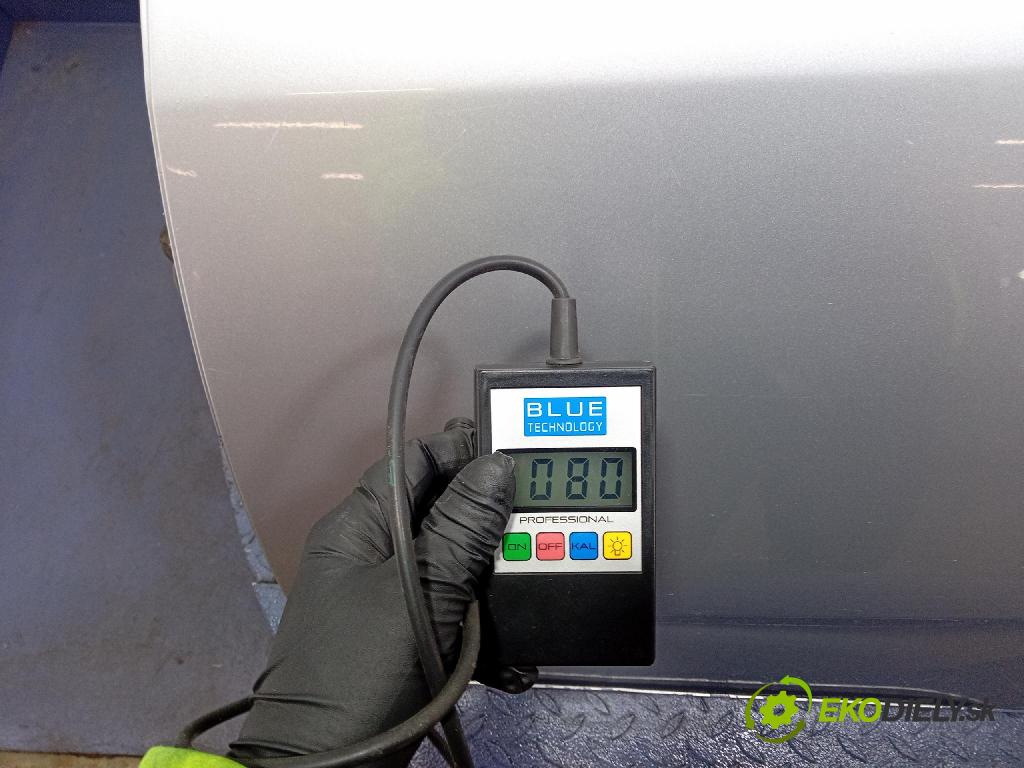 Hyundai Ix20 2011 dvere zad Vľavo: