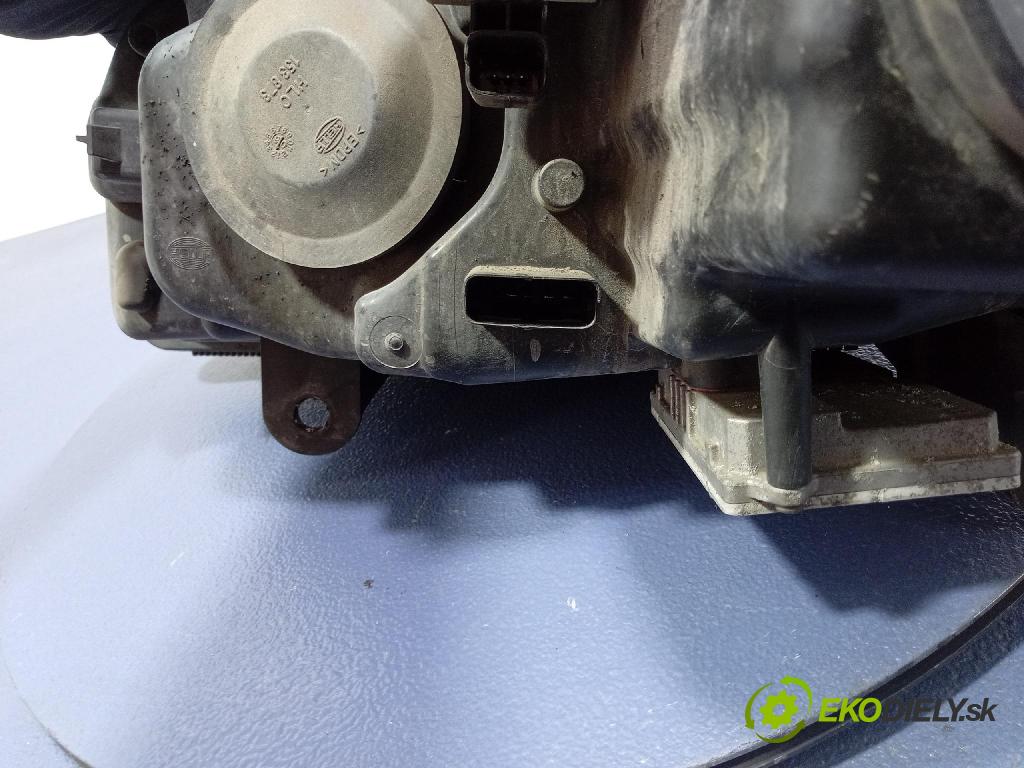 Renault Megane scenic 2006 světlo v pravo: 158114-00