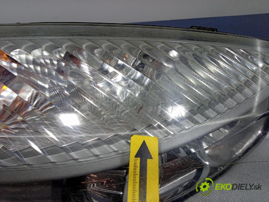 Renault Megane scenic 2006 světlo v pravo: 158114-00