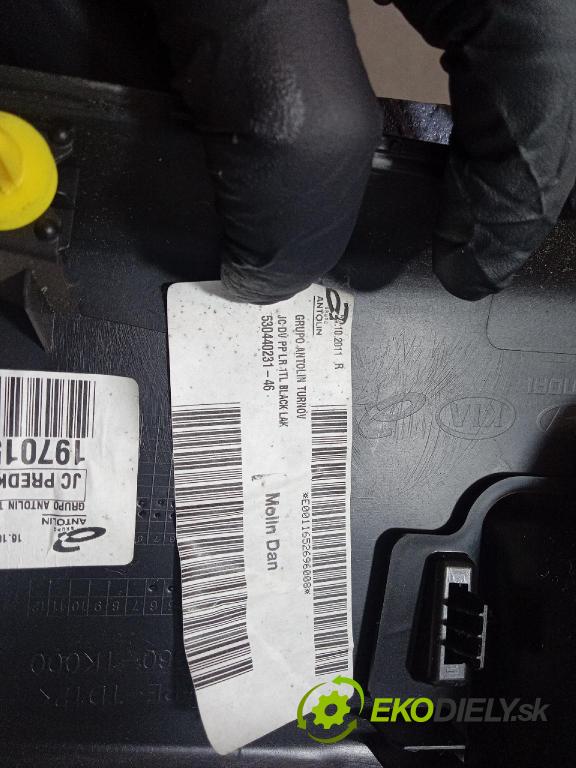 Hyundai Ix20 2011 Tapacír: dveře před Práva: 82360-1K000