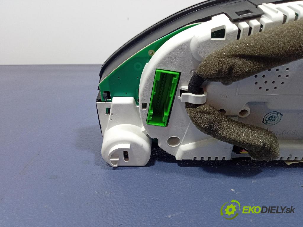 Audi A6 2001 prístrojovka/ budíky 4B0920900R