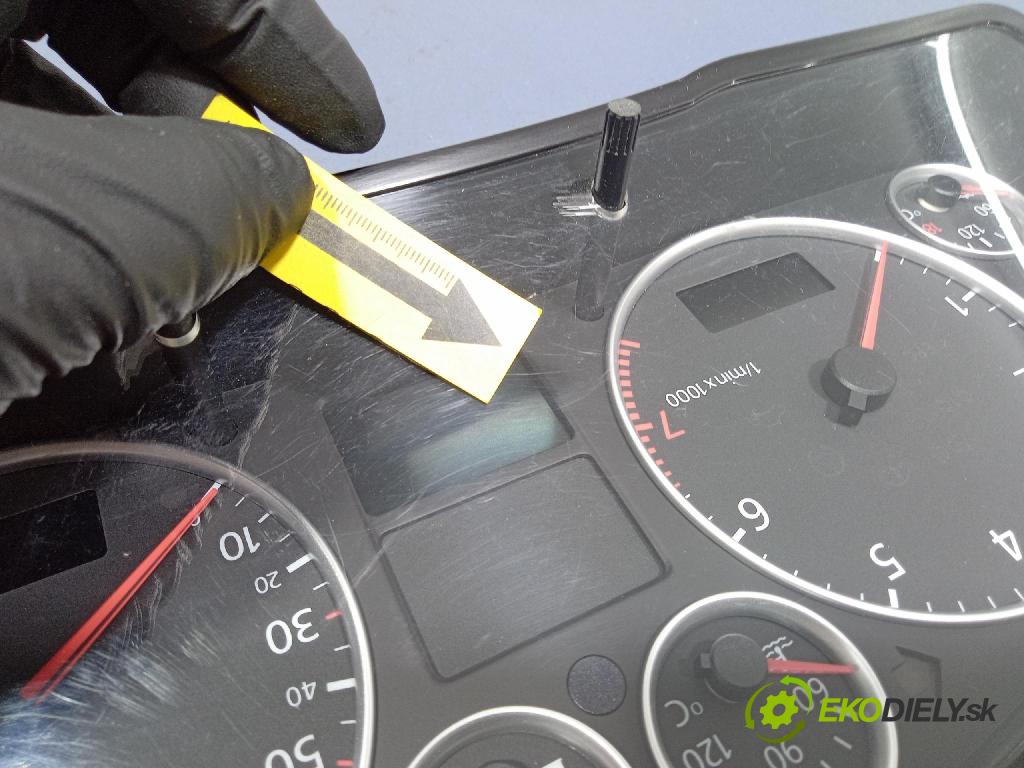 Audi A6 2001 prístrojovka/ budíky 4B0920900R