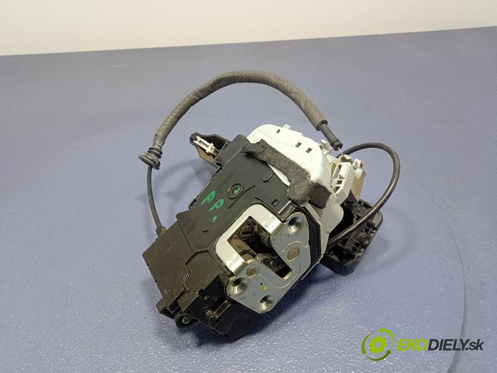 Hyundai Ix20 2011 zámok dvere Predné v pravo: 81320-1K020