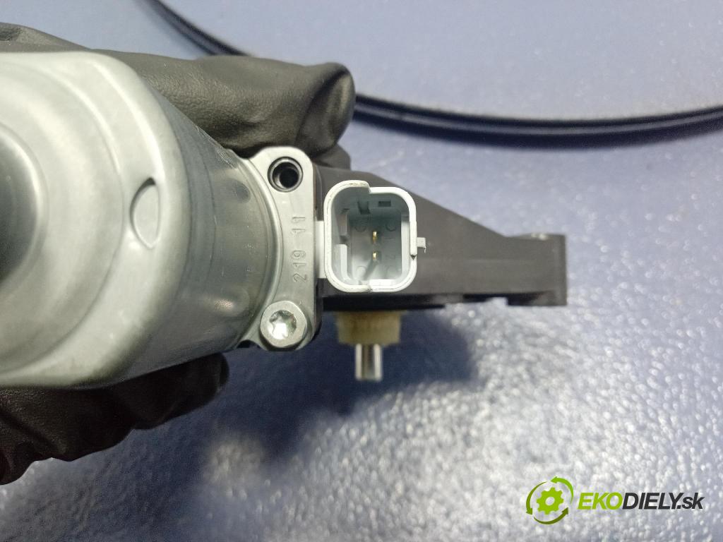 Hyundai Ix20 2011 mechanismus stahování Sklenka: před v pravo: 82460-1P000