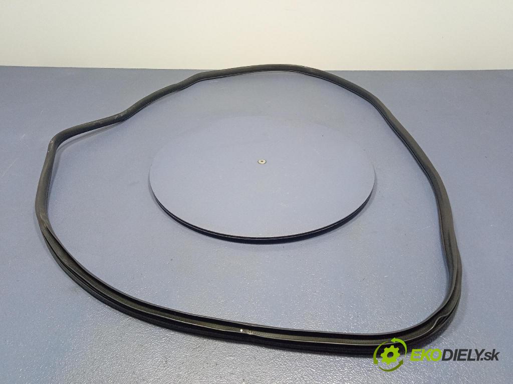 Hyundai Ix20 2011 Těsnění: dvere