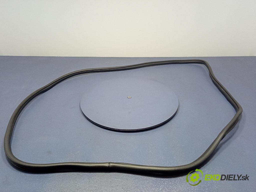 Hyundai Ix20 2011 Těsnění: dvere