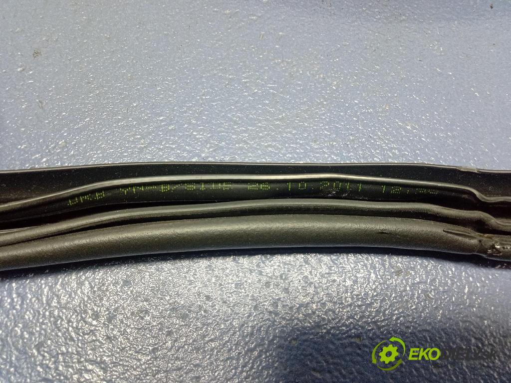 Hyundai Ix20 2011 Těsnění: dvere 