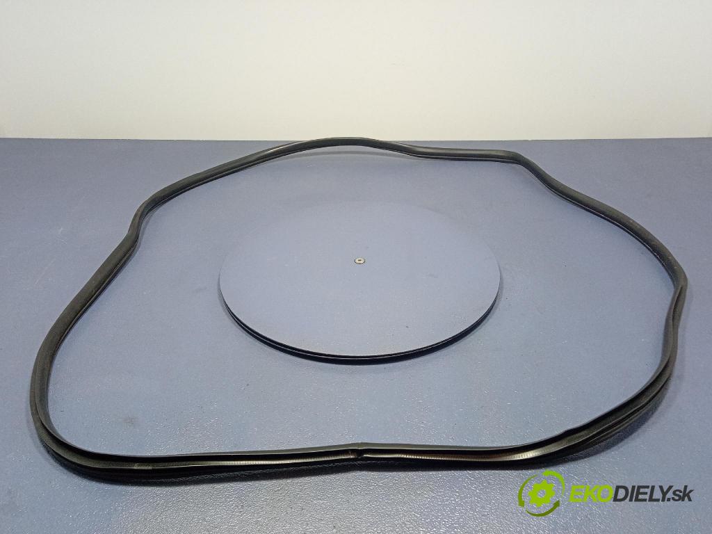 Hyundai Ix20 2011 Těsnění: dvere