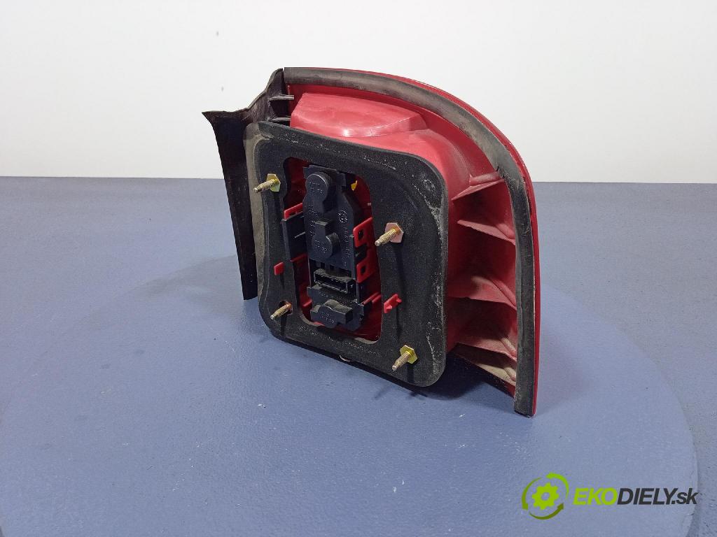 Audi A6 2001 svetlo / reflektor zad ľavá Vonkajsia: 4B9945095F