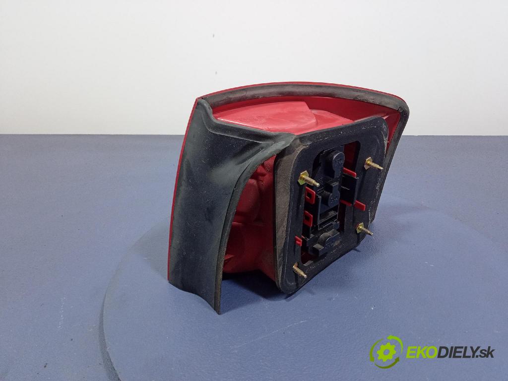 Audi A6 2001 svetlo / reflektor zad ľavá Vonkajsia: 4B9945095F