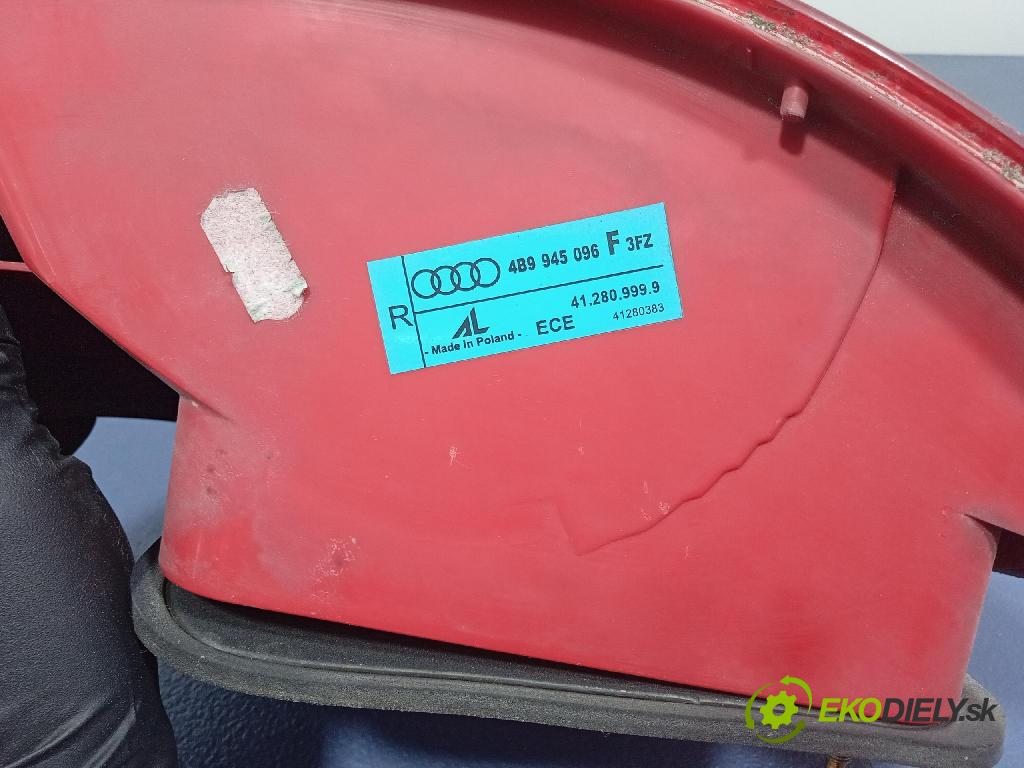 Audi A6 2001 svetlo / reflektor zad Prava: Vonkajsia: 4B9945096F