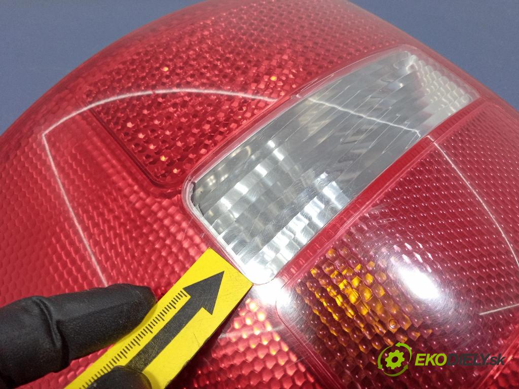 Audi A6 2001 svetlo / reflektor zad Prava: Vonkajsia: 4B9945096F