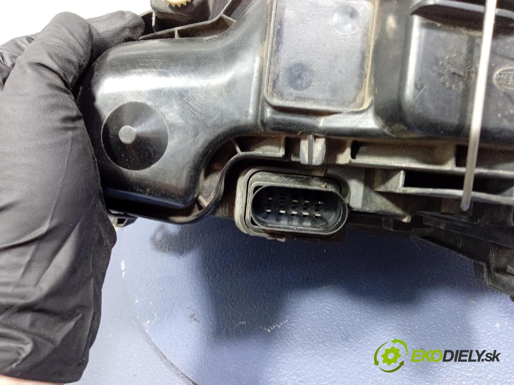 Audi A6 2001 Reflektor: v pravo: 155930-00