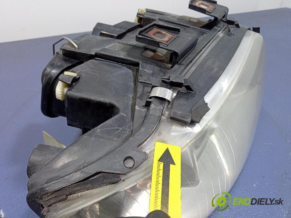 Audi A6 2001 Reflektor: v pravo: 155930-00