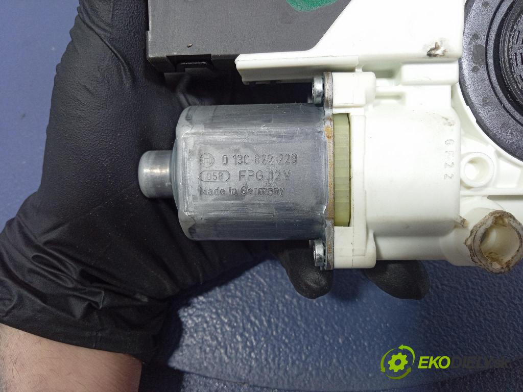 Vw Golf 2007 mechanizmus okna Okná: Predné v pravo: 1K4837402T