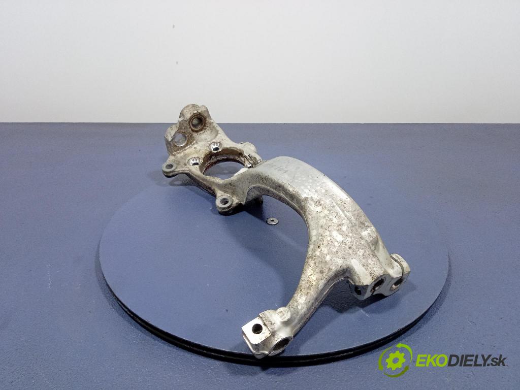 Audi A6 2001 náboj Prava: 4B3258G