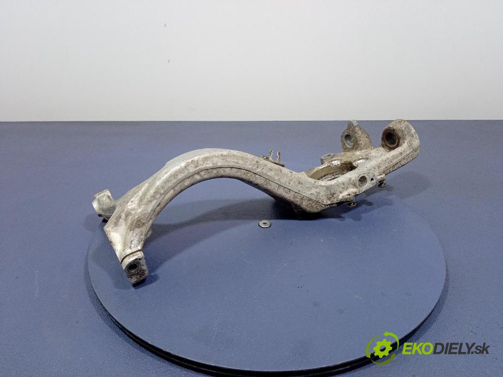 Audi A6 2001 náboj Prava: 4B3258G