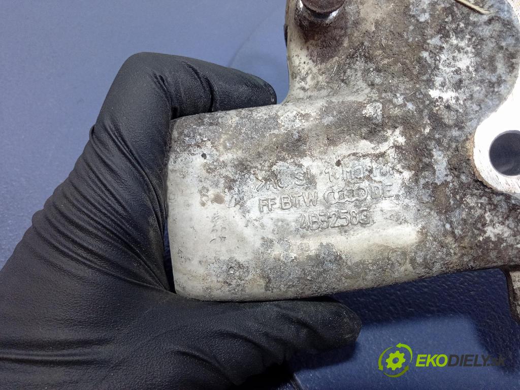 Audi A6 2001 náboj Prava: 4B3258G